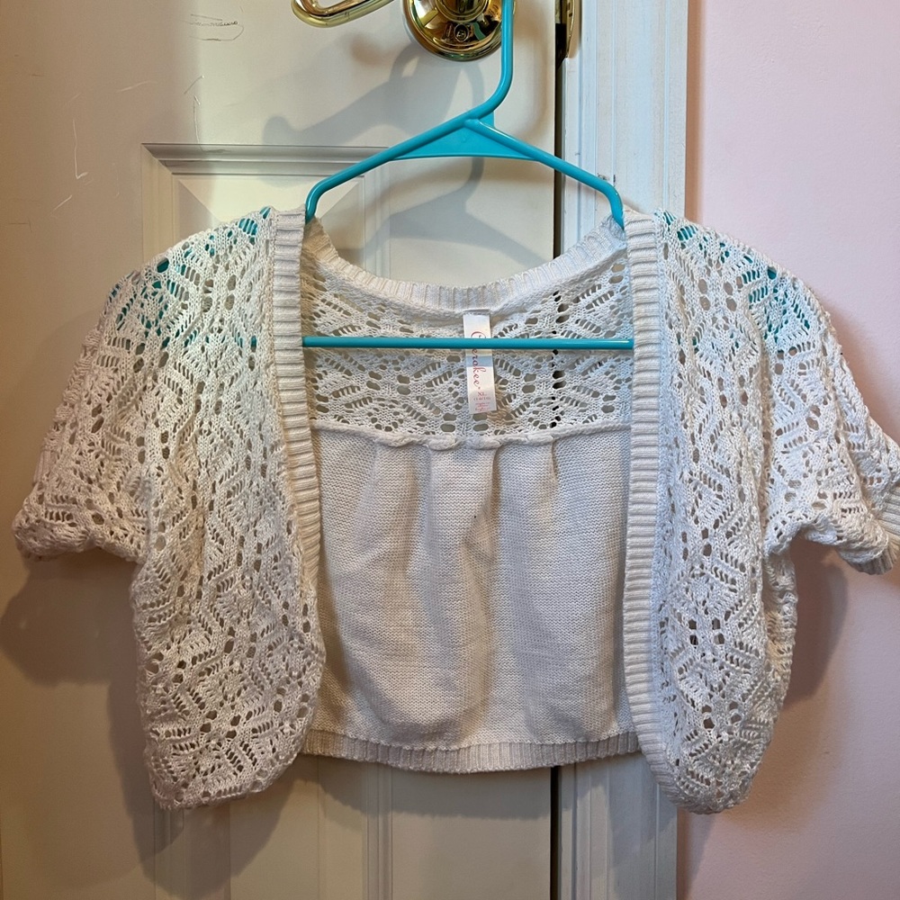 Cropped white lace short sleeve cardigan